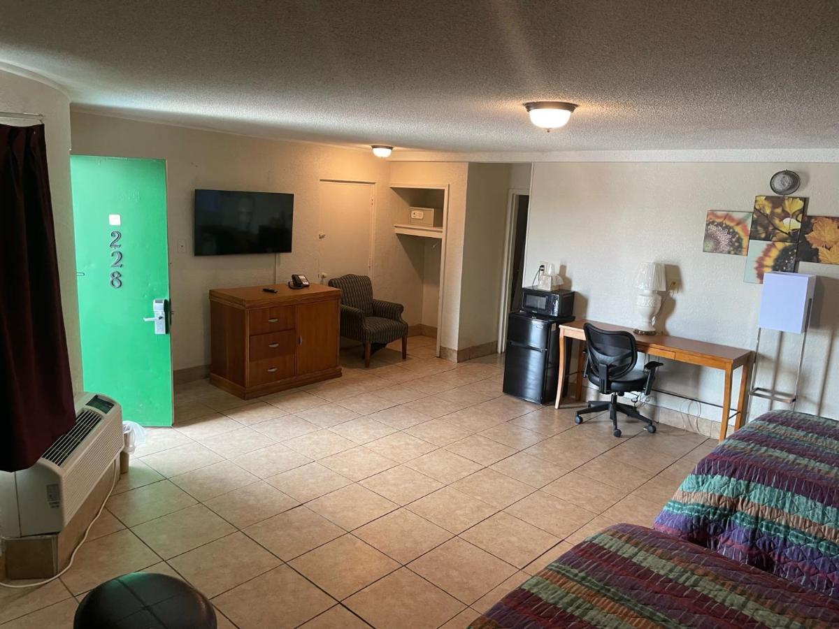 Budgetel Inn And Suites - Louisville Ngoại thất bức ảnh