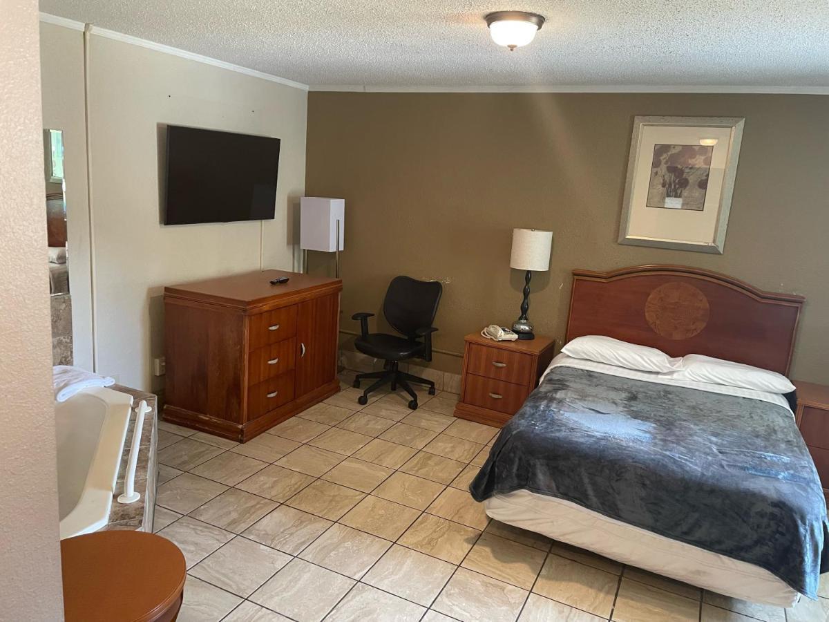 Budgetel Inn And Suites - Louisville Ngoại thất bức ảnh