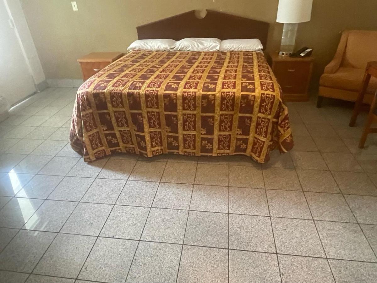 Budgetel Inn And Suites - Louisville Ngoại thất bức ảnh